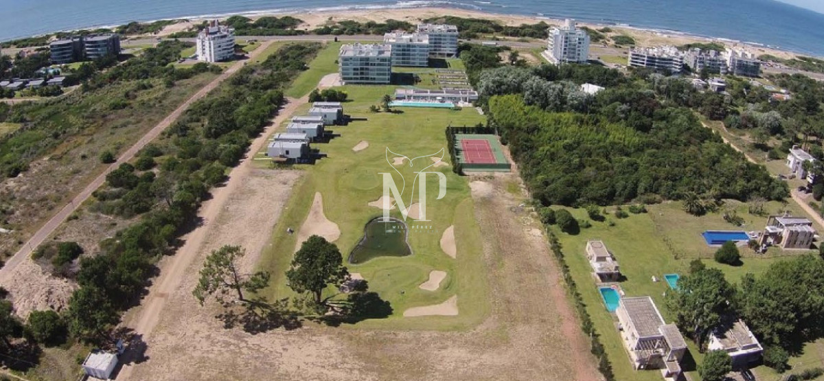 Apartamento ID.50 - Vende espectacular Apartamento de 2 dormitorios frente al Océano en la Brava, Punta del Este