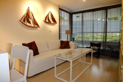 Vende apartamento de 1 dormitorio en edificio unique, Punta del Este