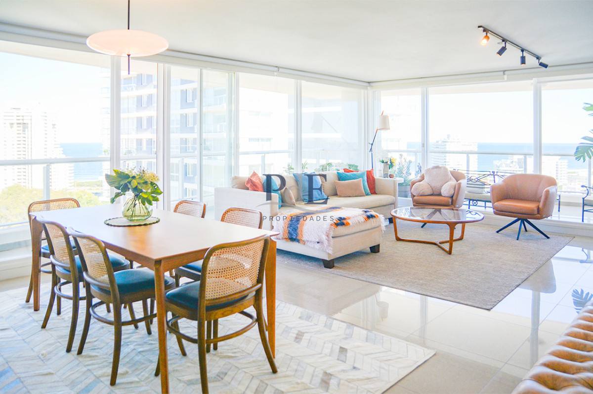 Departamento con linda vista a pasos de Playa Brava