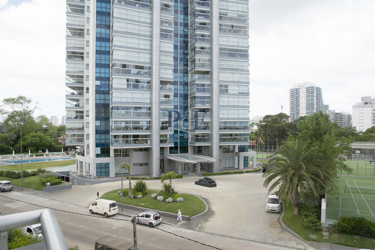 Apartamento de 3 Dormitorios en Playa Mansa en venta  - A Pasos del Mar - Imagen 10