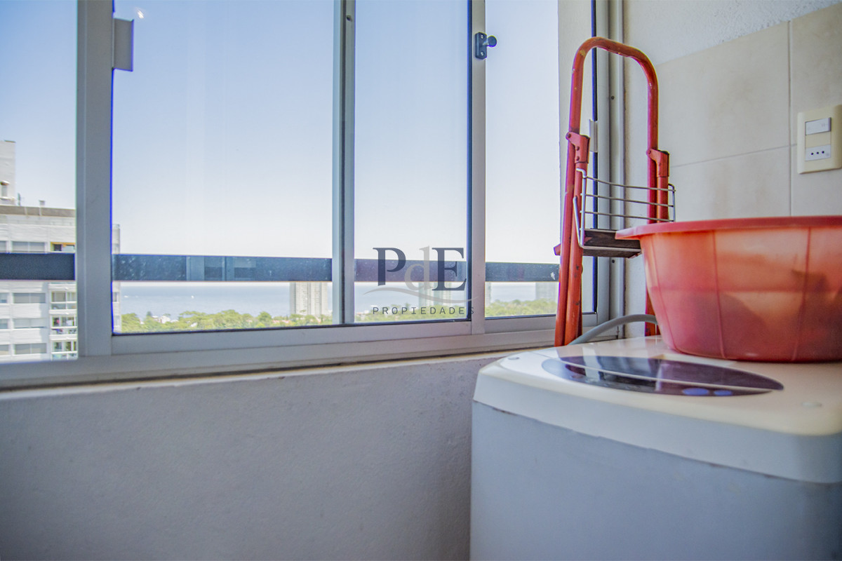 Vende apto de 2 dormitorios con vista al mar en Punta del este - Imagen 51