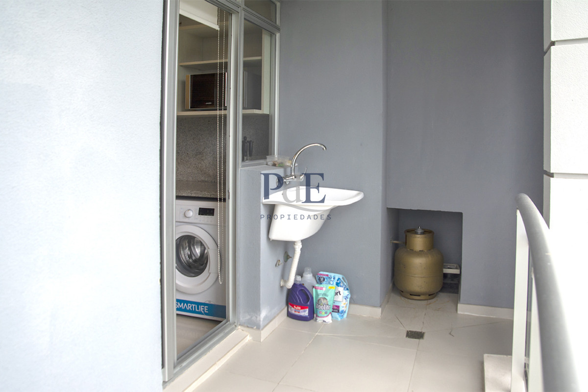 Apartamento de 3 Dormitorios en Playa Mansa en venta  - A Pasos del Mar - Imagen 43