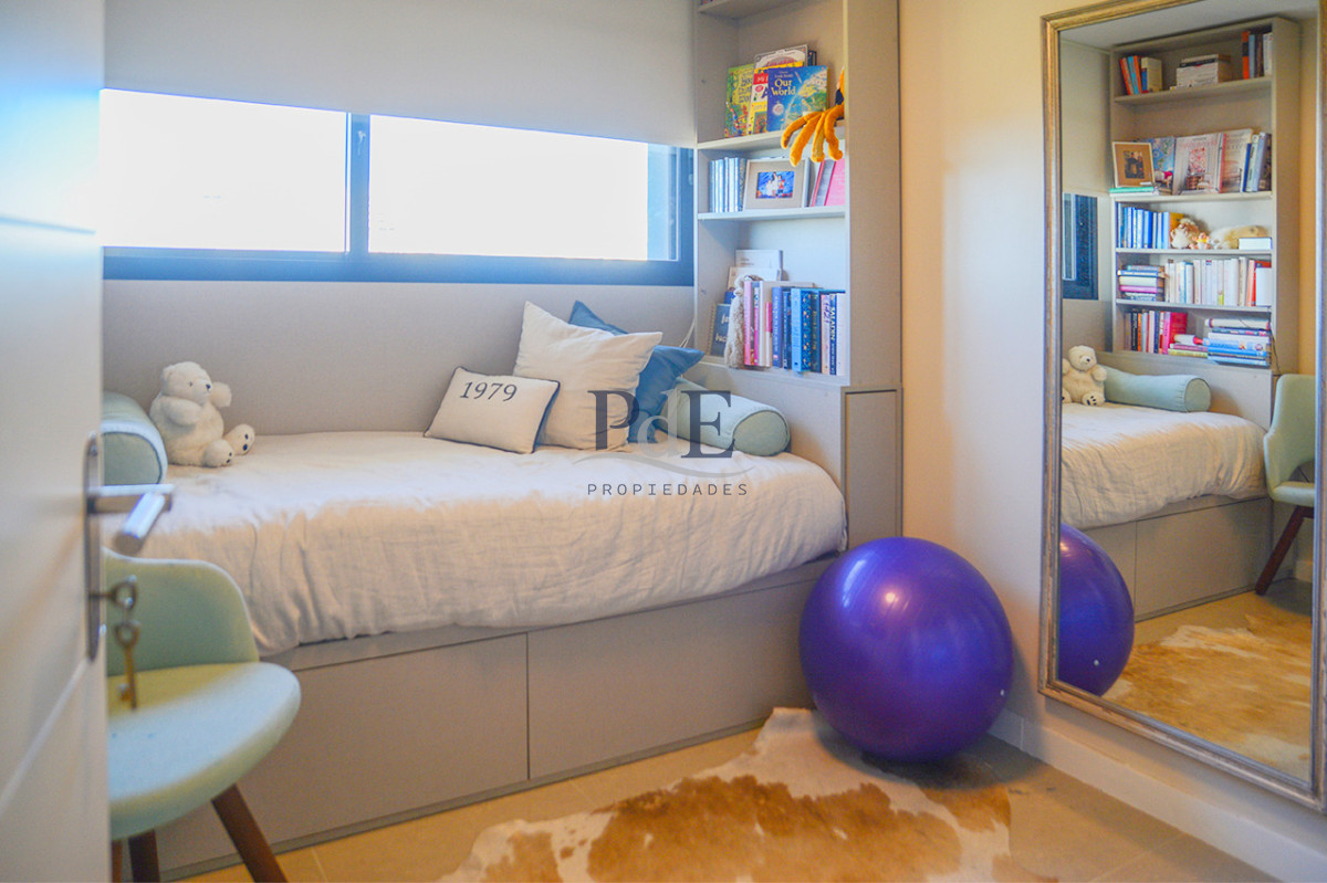 Departamento con linda vista a pasos de Playa Brava - Imagen 24