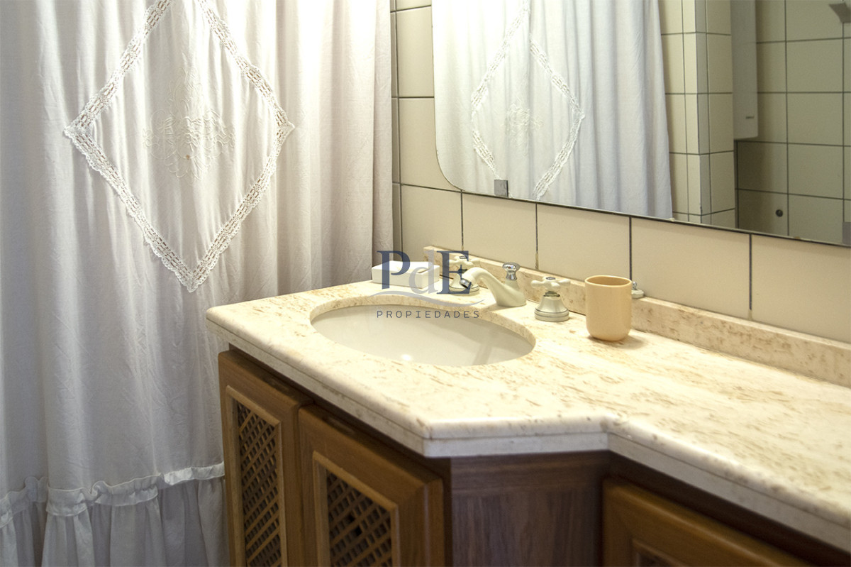 Apartamento de 3 dormitorios a la venta en playa Mansa Punta del Este - Imagen 25