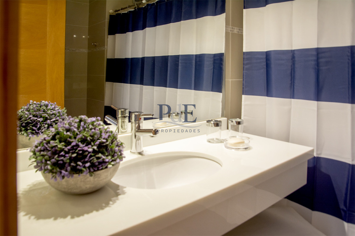 Apartamento de 3 Dormitorios en Playa Mansa en venta  - A Pasos del Mar - Imagen 46