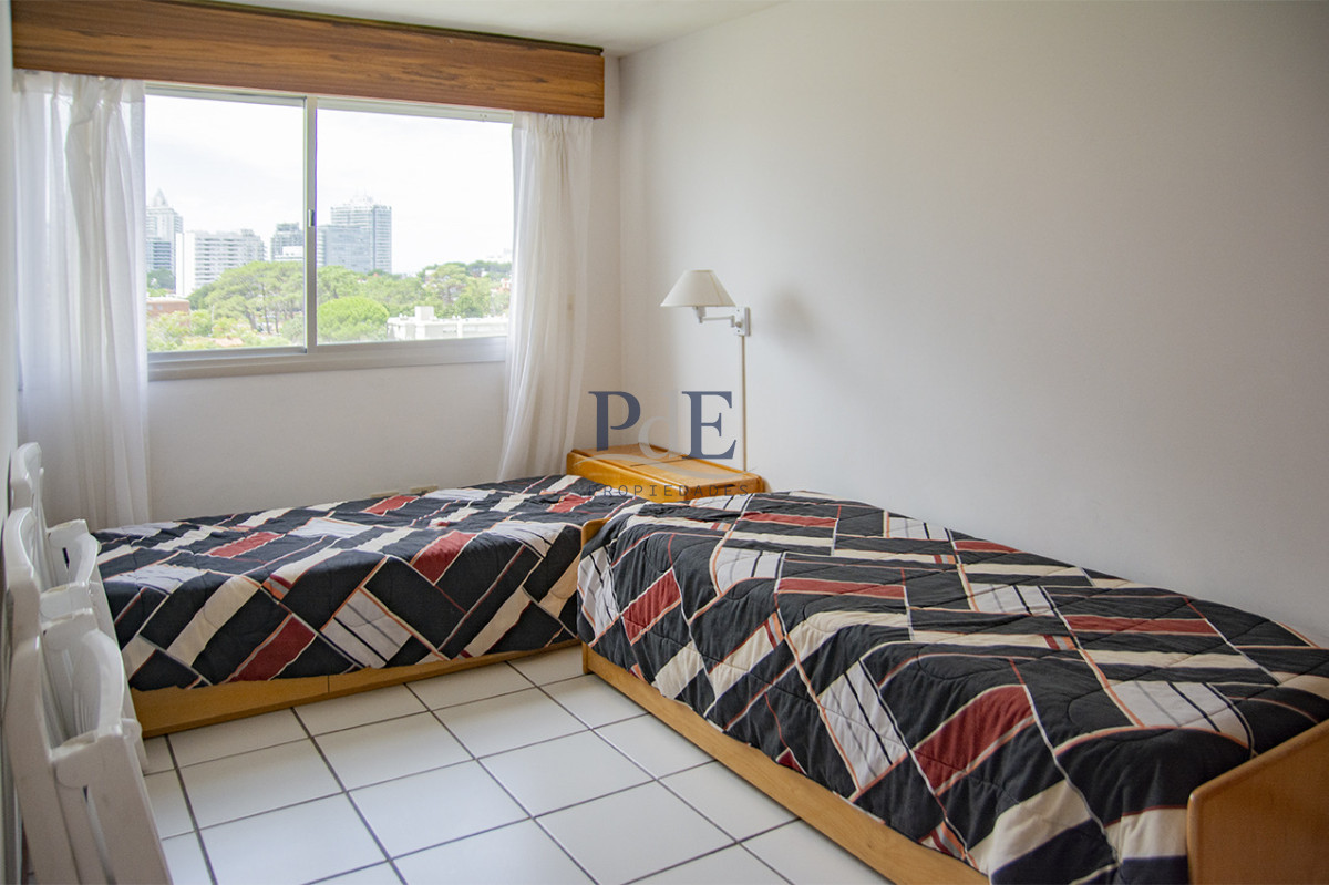 Apartamento de 3 dormitorios a la venta en playa Mansa Punta del Este - Imagen 20