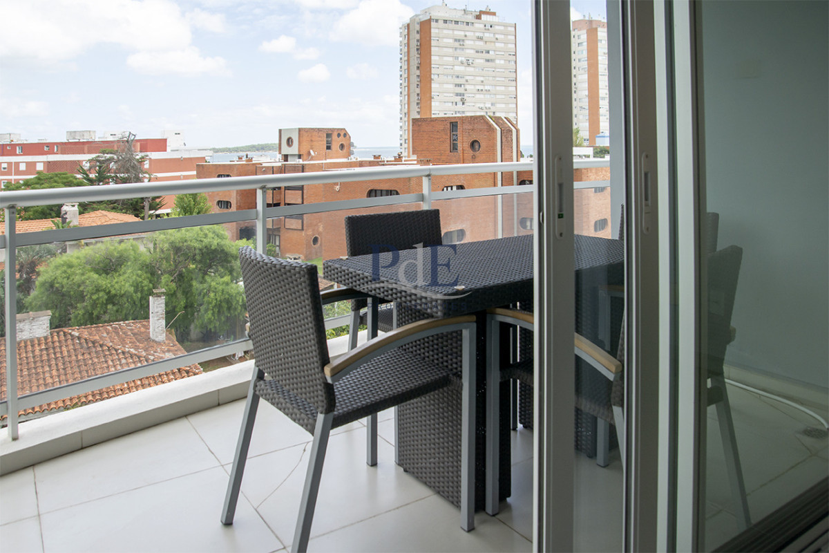 Apartamento de 3 Dormitorios en Playa Mansa en venta  - A Pasos del Mar - Imagen 12