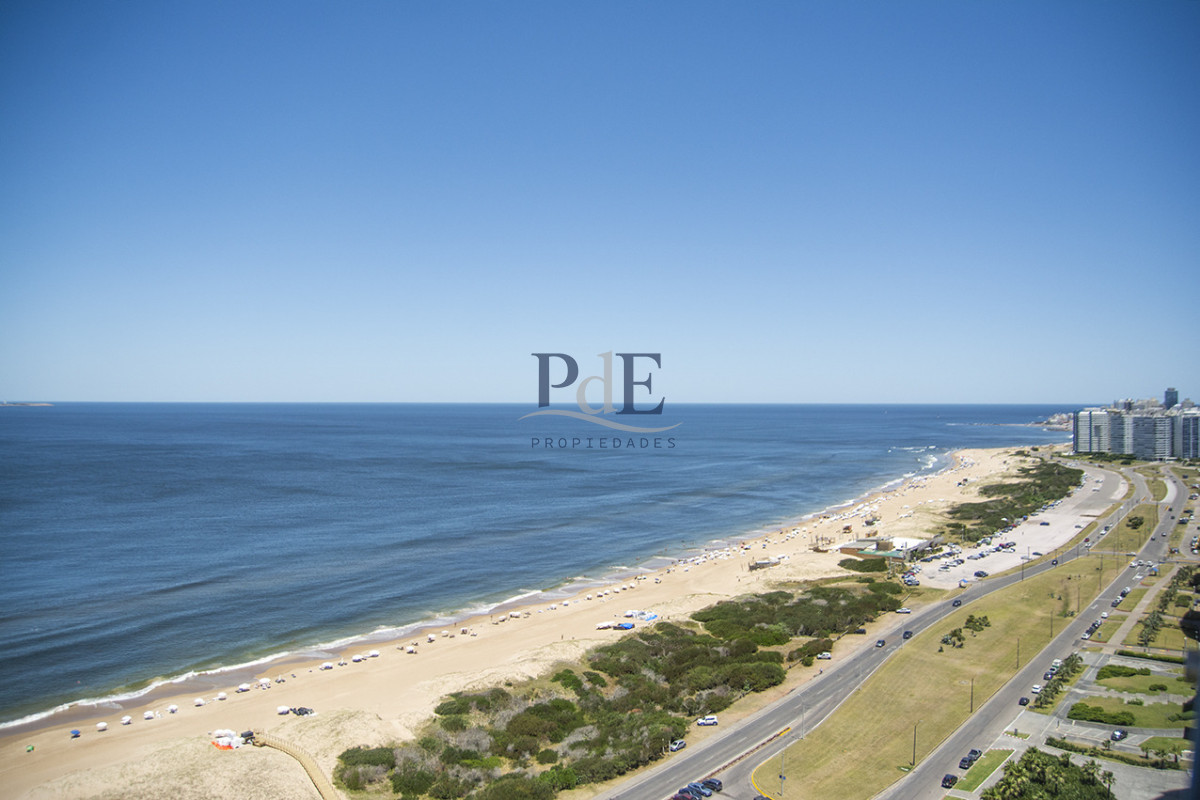 Le Parc III Punta Del Este,departamento de 4 dormitorios en venta.
