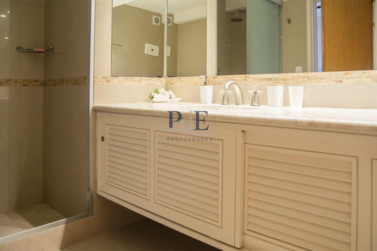 Apartamento en venta con vista a Playa Brava!! - Imagen 28