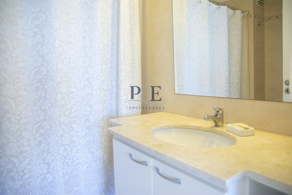 Vende apto de 2 dormitorios con vista al mar en Punta del este - Imagen 15