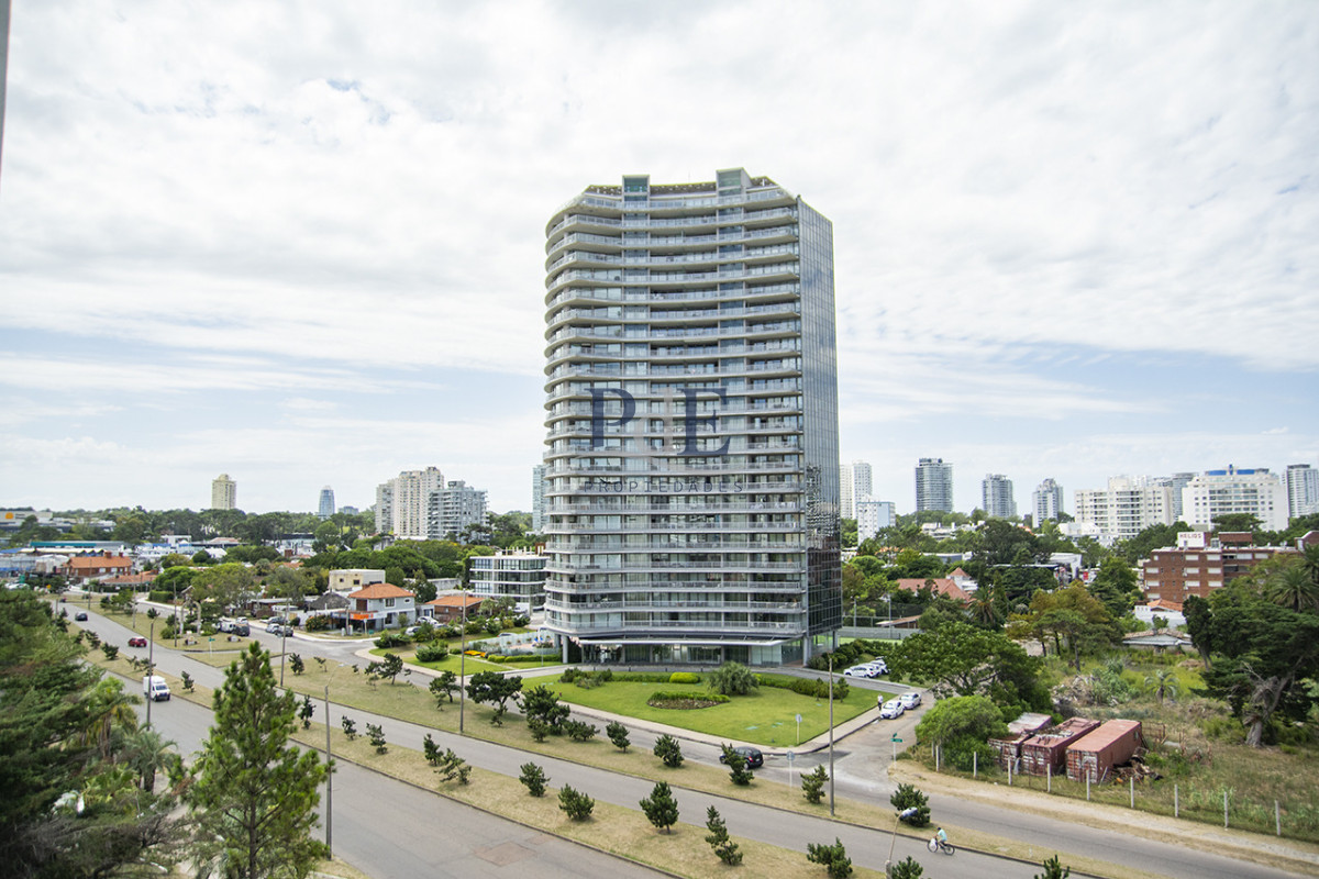 Apartamento de 3 dormitorios a la venta en playa Mansa Punta del Este - Imagen 21