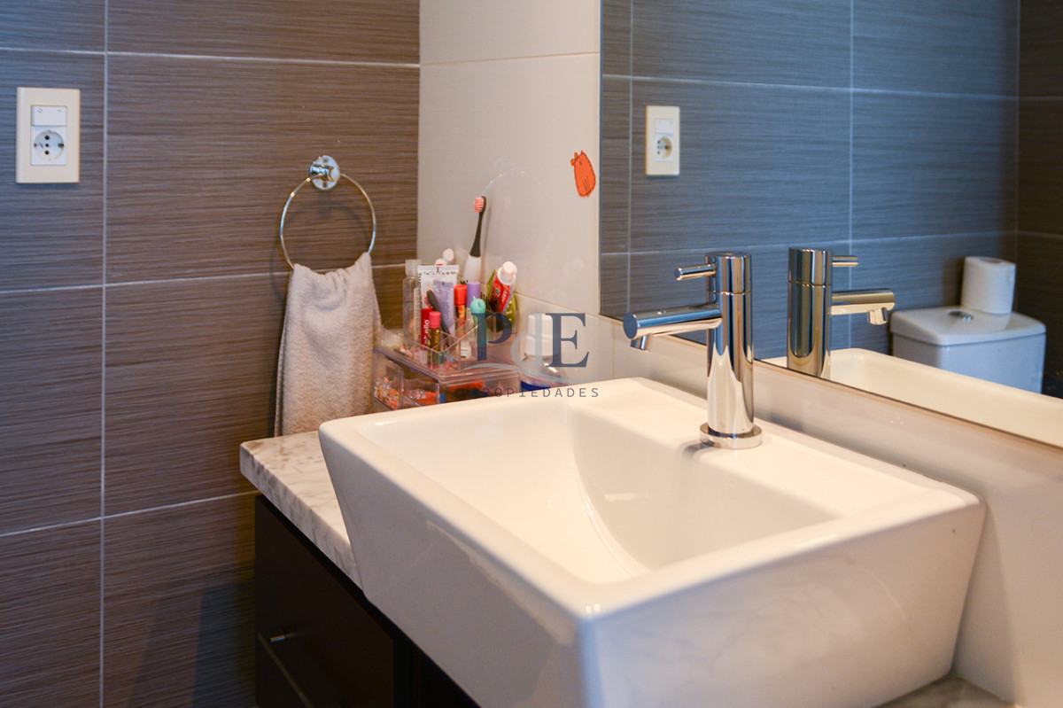 Departamento con linda vista a pasos de Playa Brava - Imagen 34