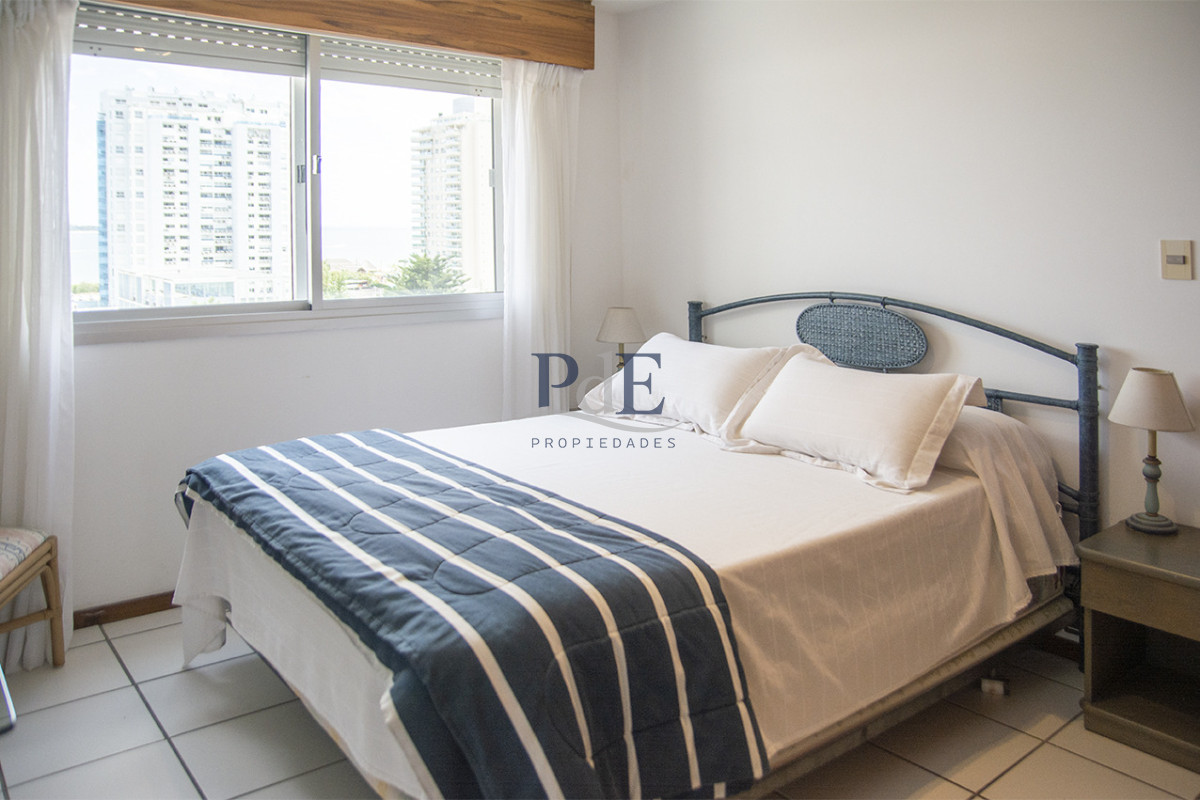 Apartamento de 3 dormitorios a la venta en playa Mansa Punta del Este - Imagen 12