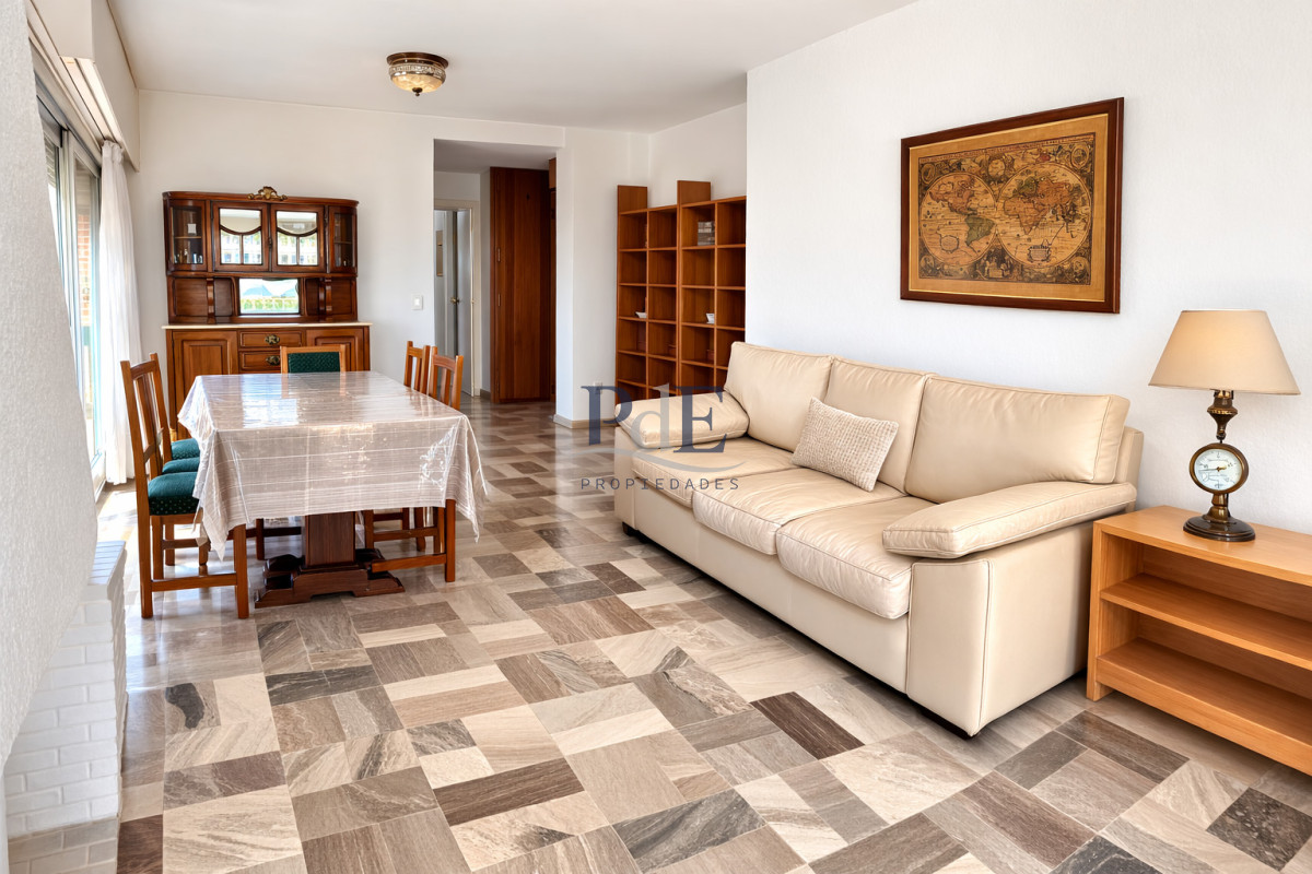 En venta apartamento de 2 dormitorios y medio, esquinero en Mansa, Punta del Este - Imagen 6