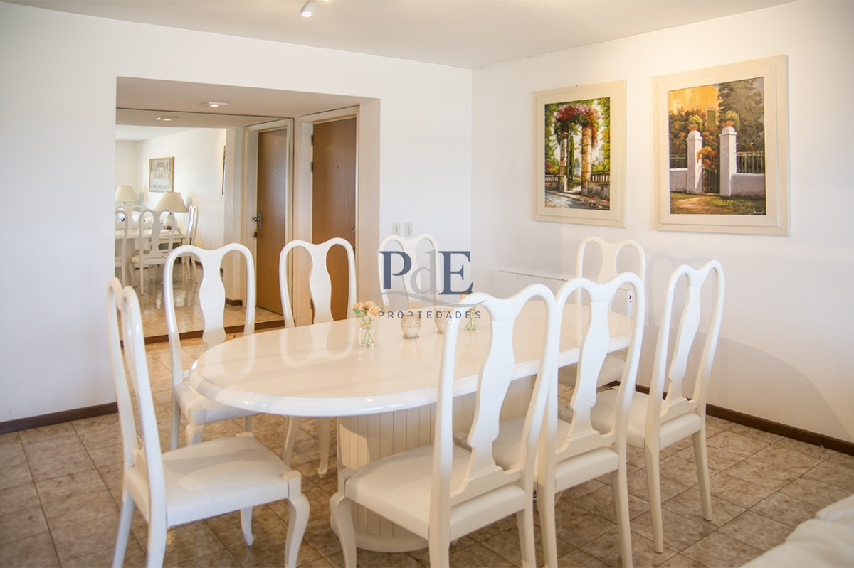 Apartamento en venta con vista a Playa Brava!! - Imagen 4