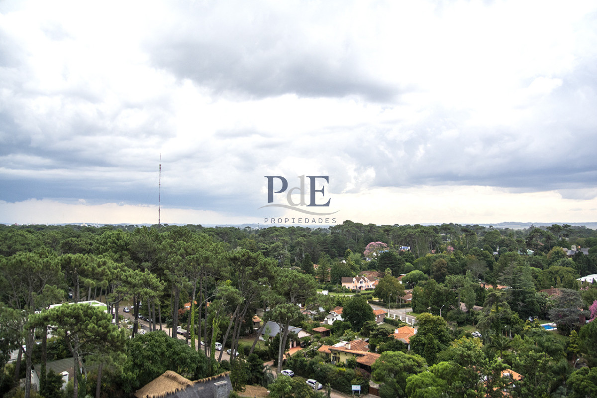 Hermoso Apartamento de 1 Dorm sobre Av Roosevelt - Punta del Este - Imagen 4