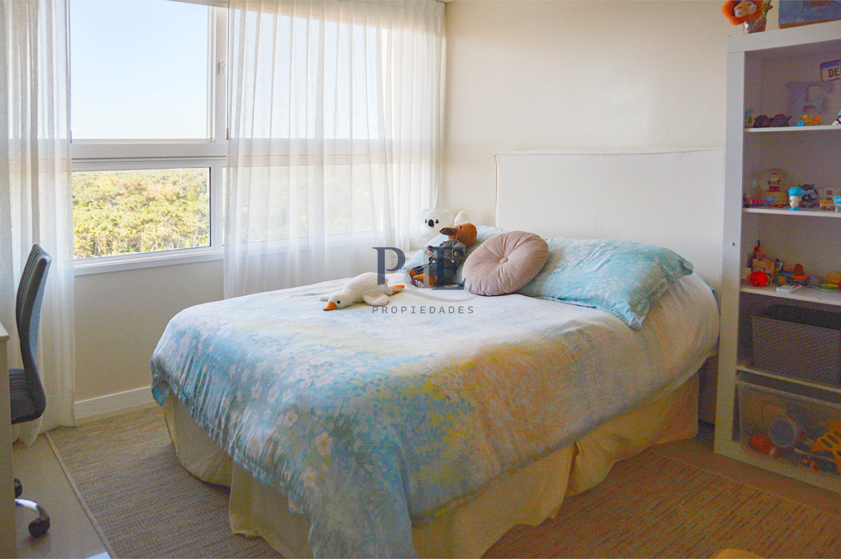 Departamento con linda vista a pasos de Playa Brava - Imagen 22