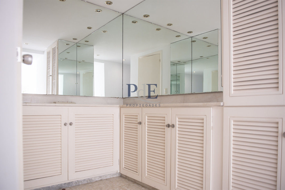 Vende departamento de 3 dormitorios con vista al Puerto, Punta del Este - Imagen 20