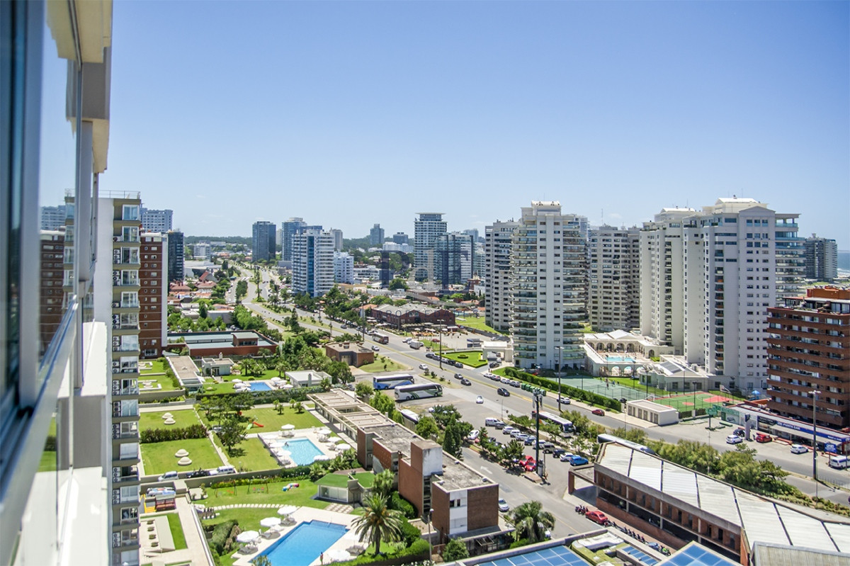 Apartamento en venta con vista a Playa Brava!! - Imagen 24