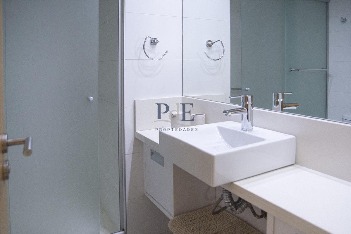 Hermoso Apartamento de 1 Dorm sobre Av Roosevelt - Punta del Este - Imagen 10