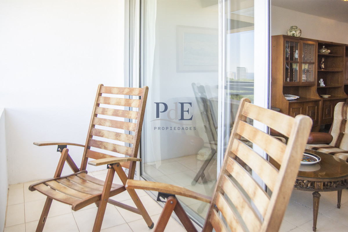 Vende apto de 2 dormitorios con vista al mar en Punta del este - Imagen 10