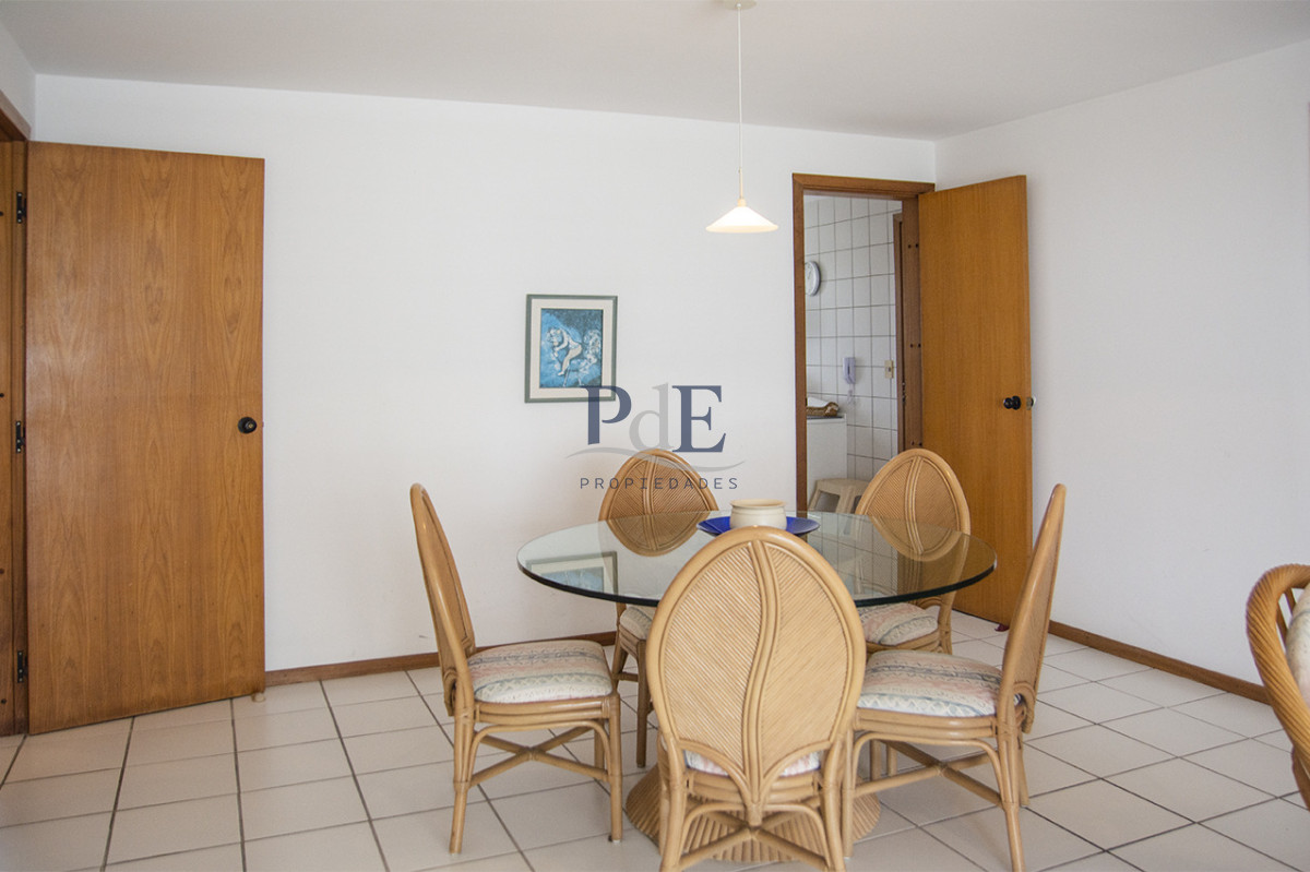 Apartamento de 3 dormitorios a la venta en playa Mansa Punta del Este - Imagen 3