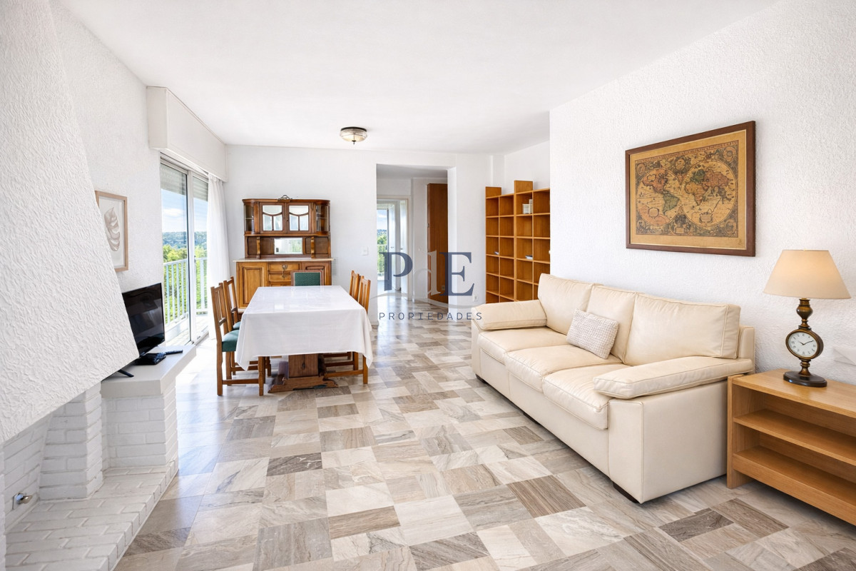 En venta apartamento de 2 dormitorios y medio, esquinero en Mansa, Punta del Este - Imagen 3