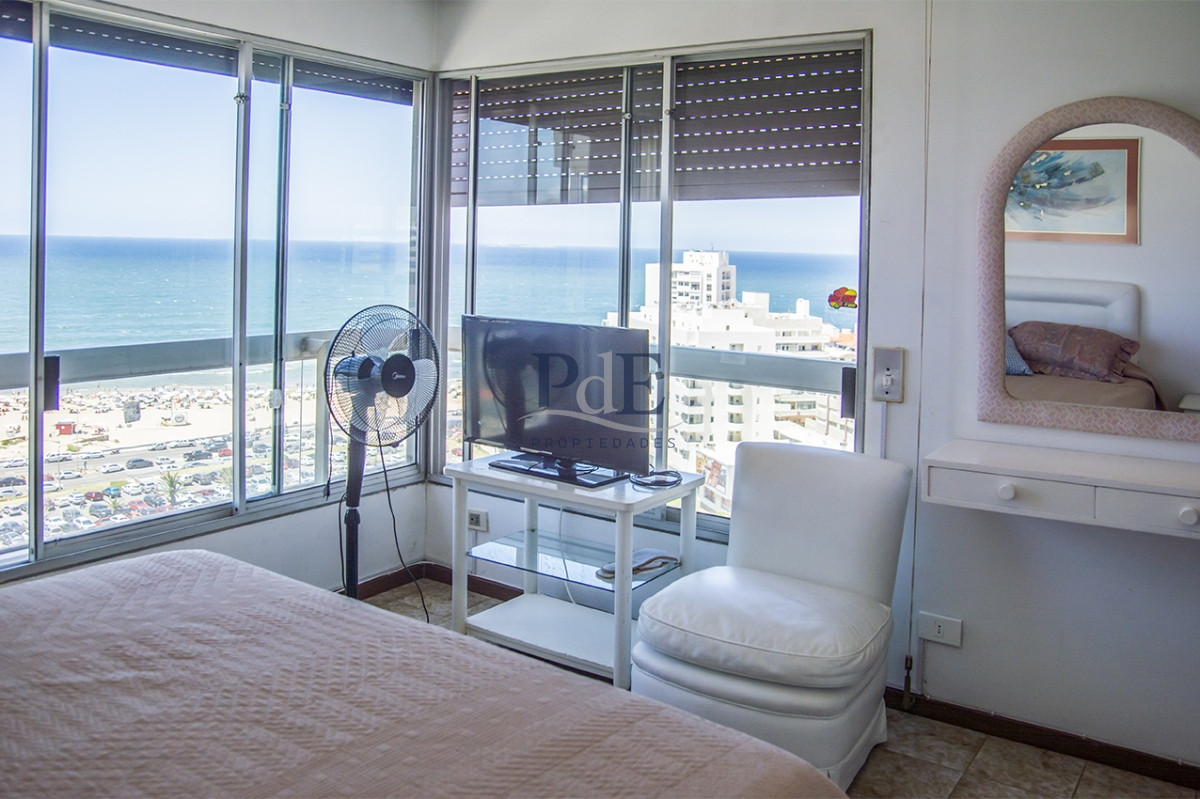 Apartamento en venta con vista a Playa Brava!! - Imagen 34