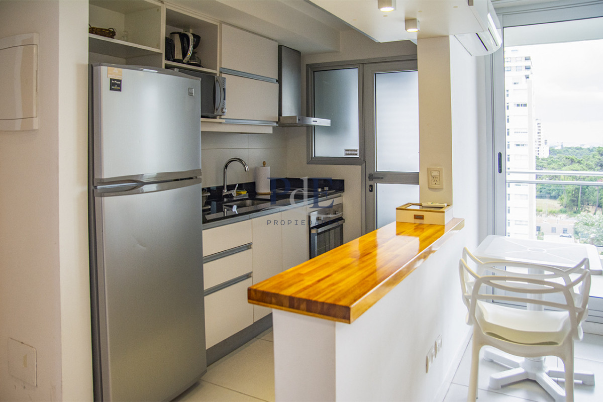 Hermoso Apartamento de 1 Dorm sobre Av Roosevelt - Punta del Este - Imagen 8