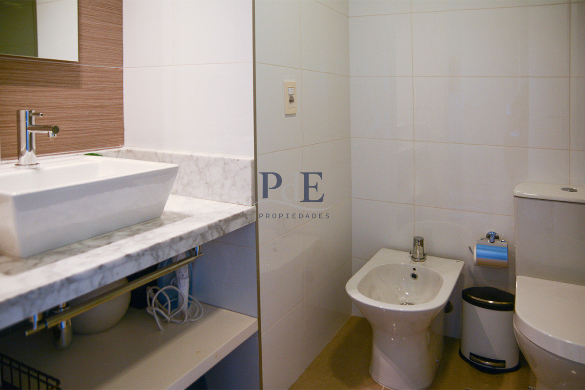 Departamento con linda vista a pasos de Playa Brava - Imagen 31