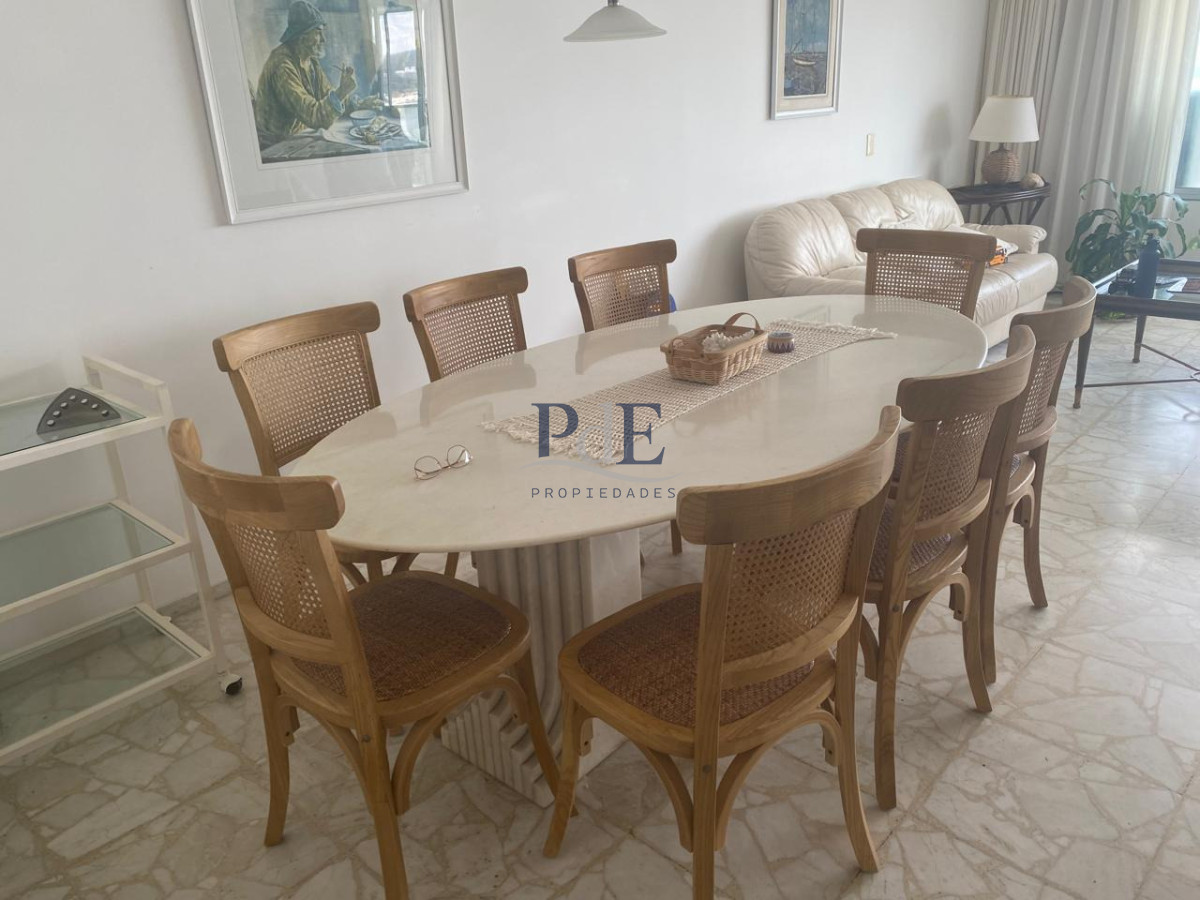 Apartamento en venta de 3 dormitorios con vista al Puerto. - Imagen 4