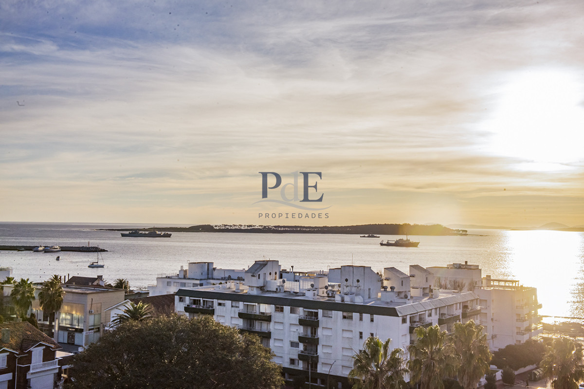 Vende departamento de 3 dormitorios con vista al Puerto, Punta del Este - Imagen 40