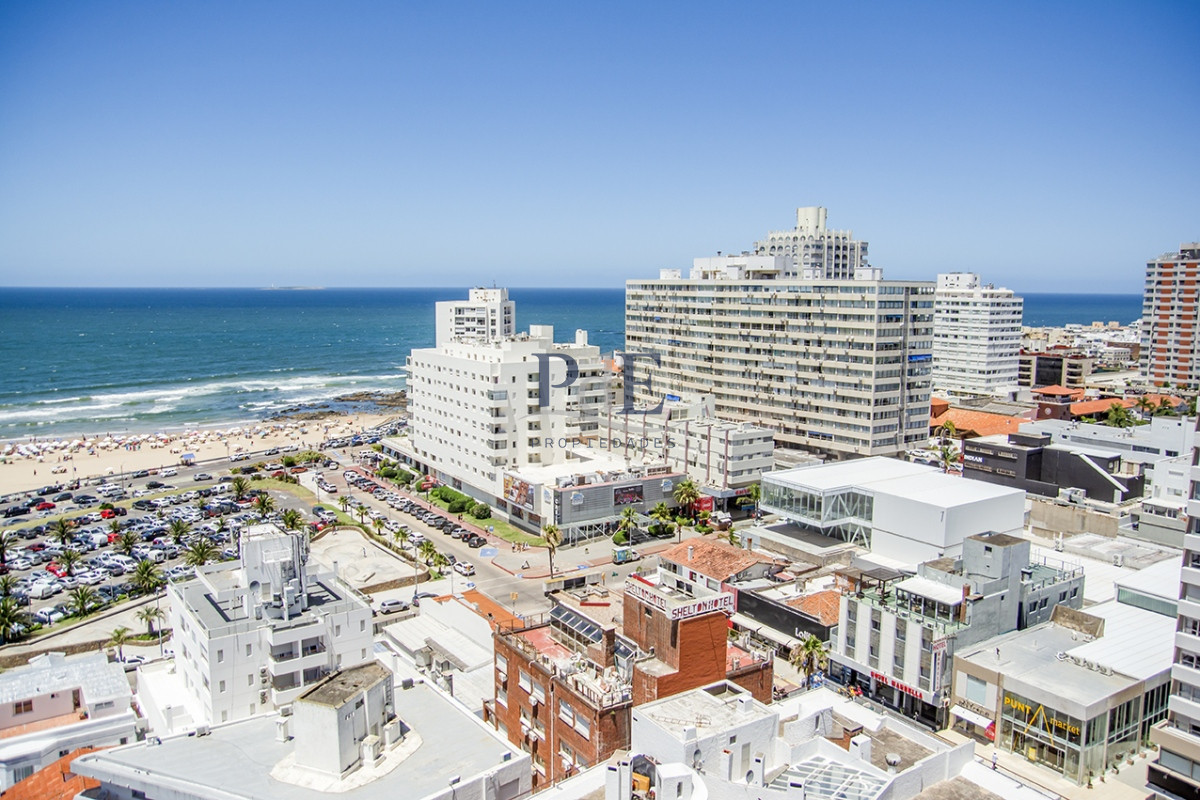 Apartamento en venta con vista a Playa Brava!! - Imagen 13