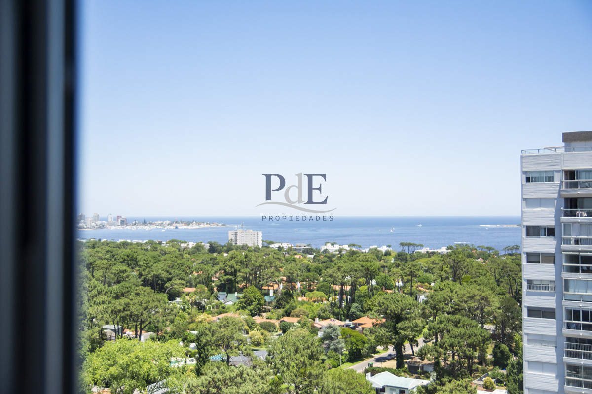 Vende apto de 2 dormitorios con vista al mar en Punta del este - Imagen 8