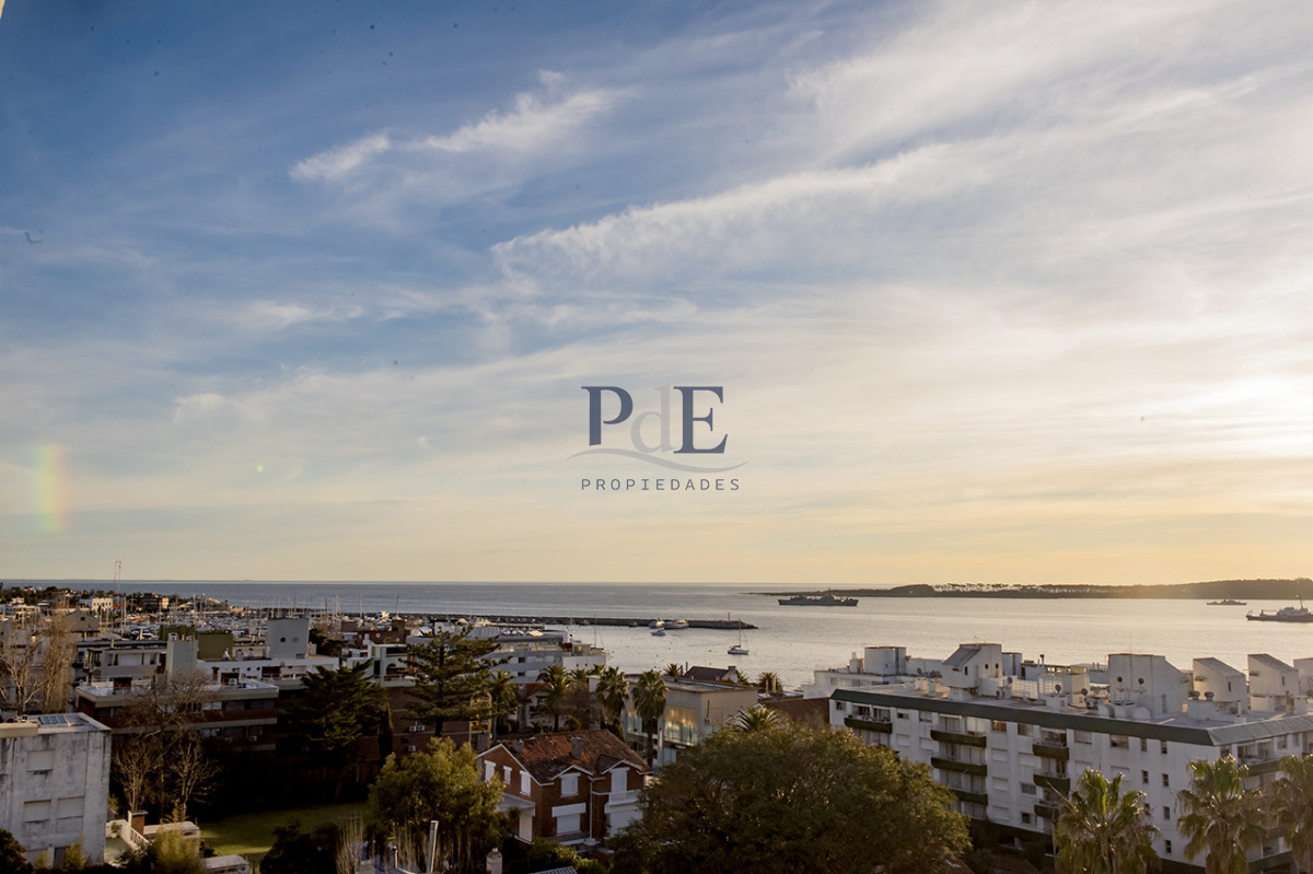 Vende departamento de 3 dormitorios con vista al Puerto, Punta del Este - Imagen 12