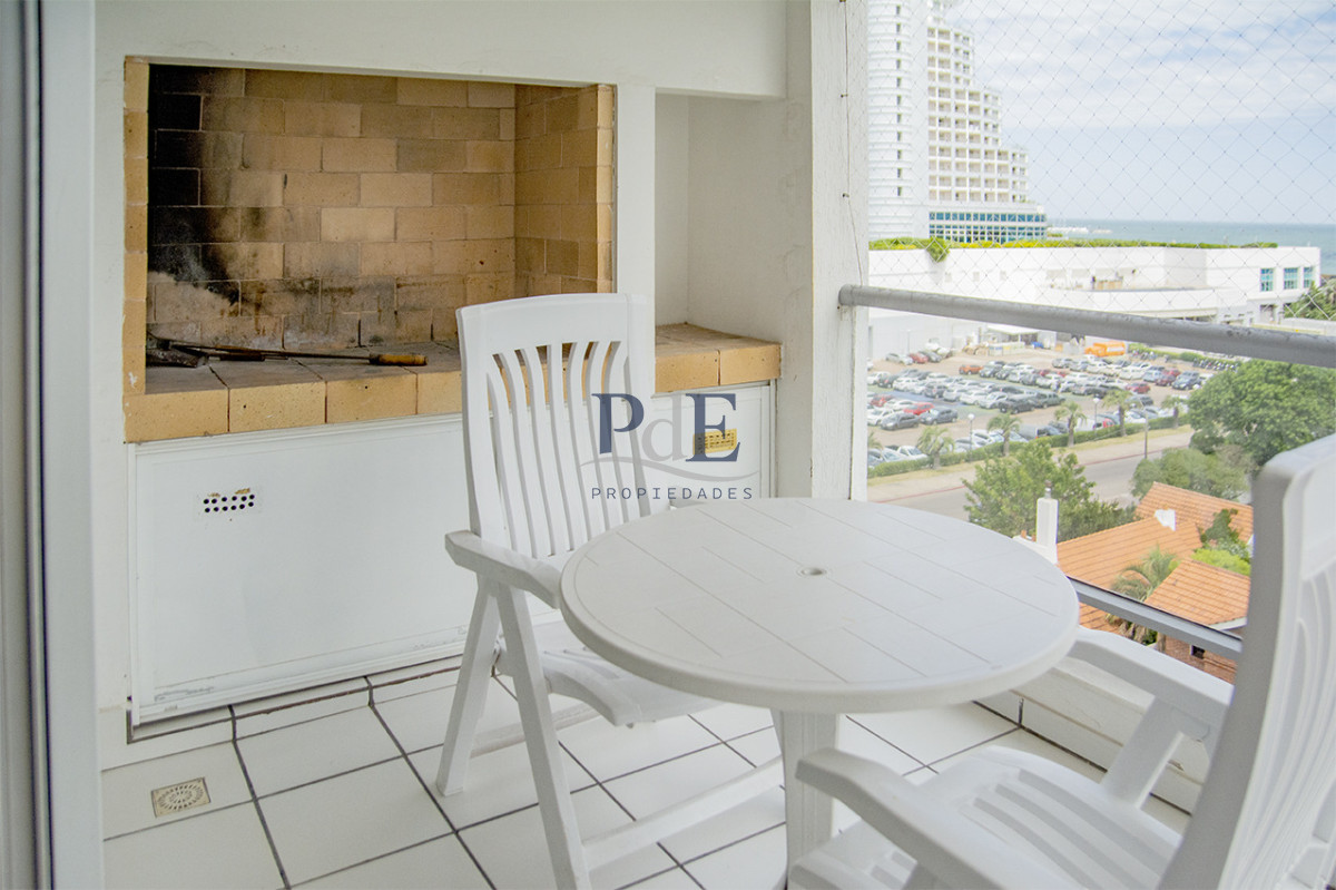 Apartamento de 3 dormitorios a la venta en playa Mansa Punta del Este - Imagen 10