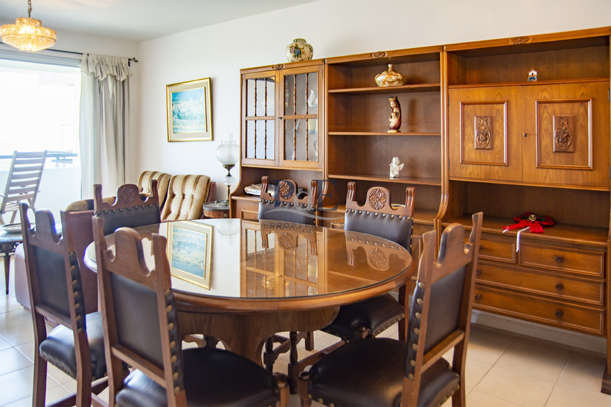 Vende apto de 2 dormitorios con vista al mar en Punta del este - Imagen 4