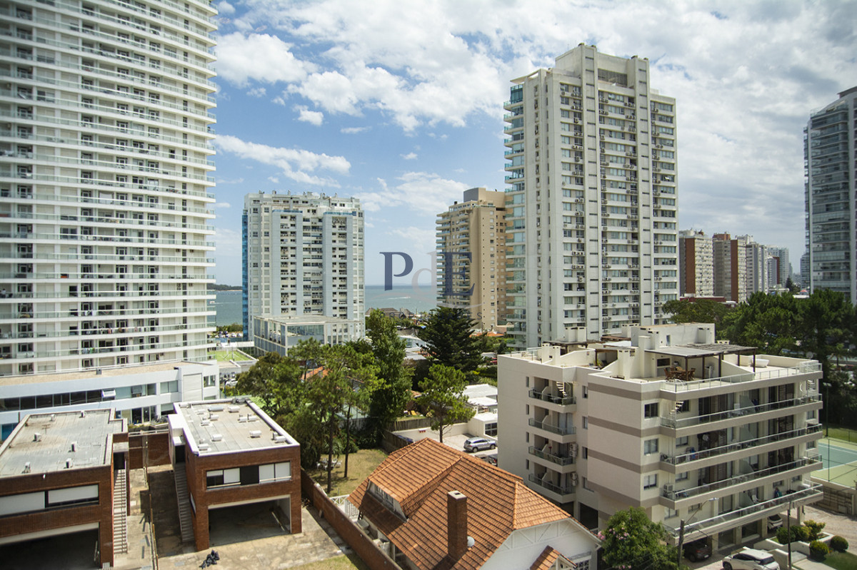 Apartamento de 3 dormitorios a la venta en playa Mansa Punta del Este - Imagen 14
