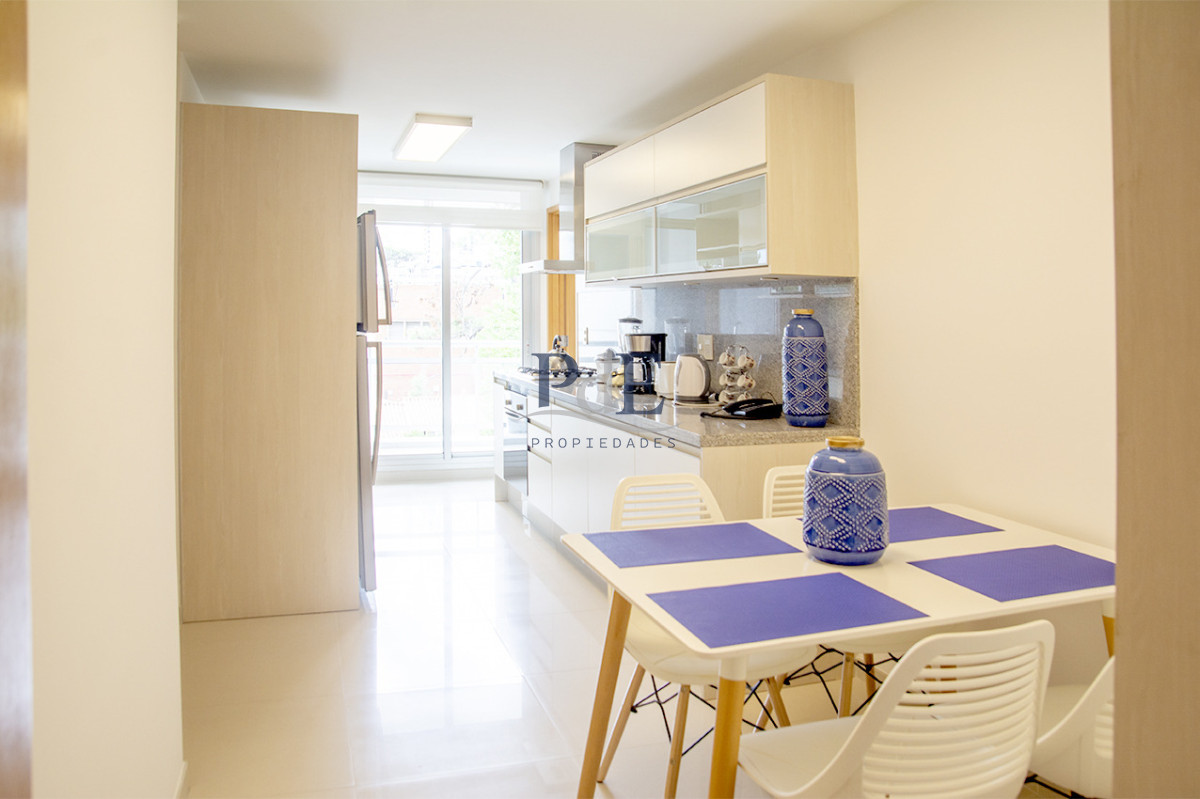 Apartamento de 3 Dormitorios en Playa Mansa en venta  - A Pasos del Mar - Imagen 41