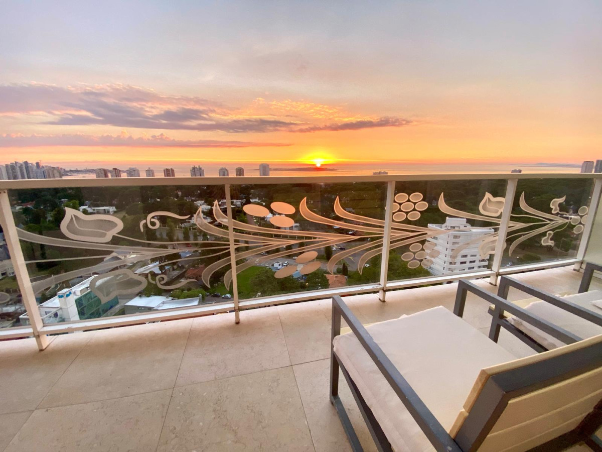Imagen de Vende apartamento de 2 dormitorios en Roosevelt, con vista al mar.