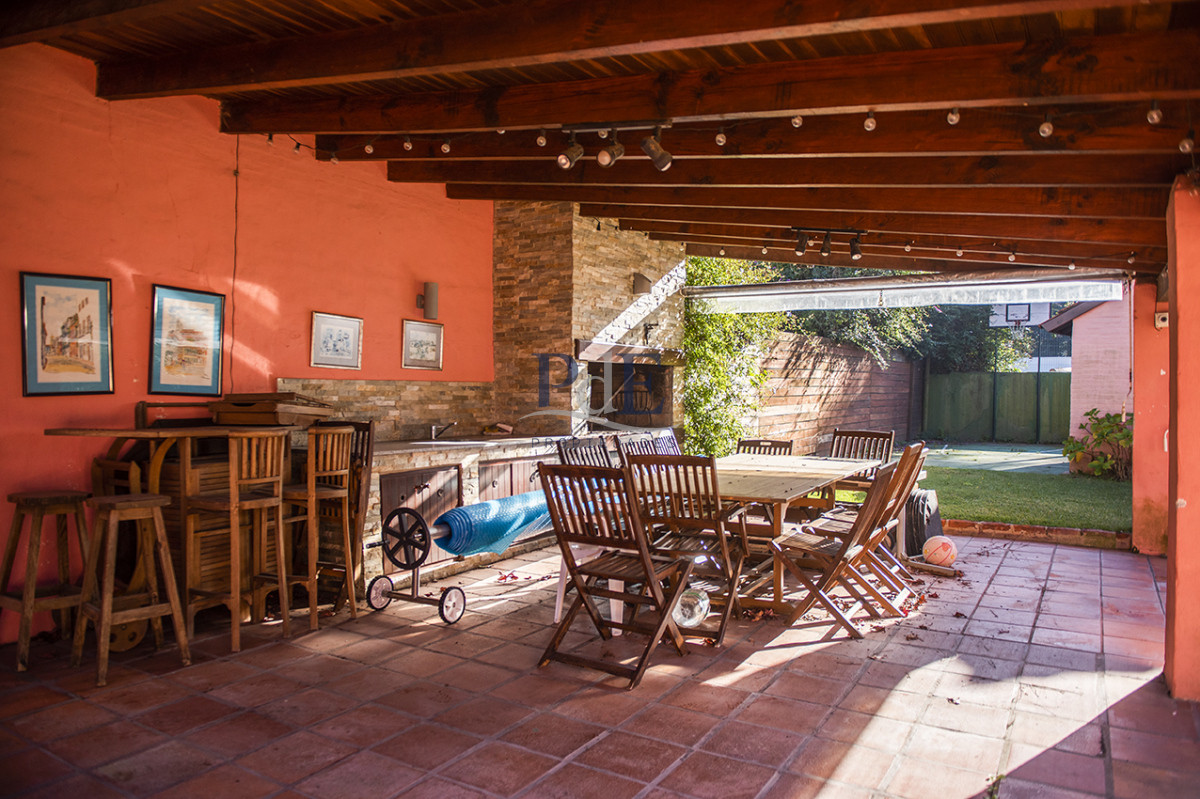 Muy linda casa en venta, zona inmejorable, 3 dormitorios y servicio - Imagen 39