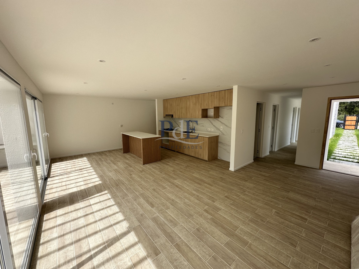 Vende casa de 3 dormitorios a estrenar, Punta del Este - Imagen 3