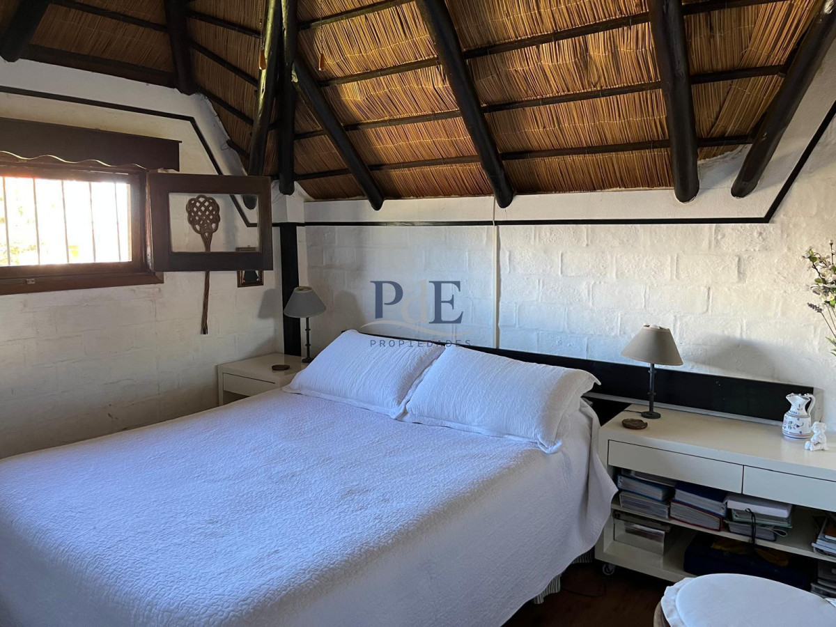 Hermosa cabaña de 4 dormitorios en venta a metros de Playa Mansa, Punta del Este - Imagen 18