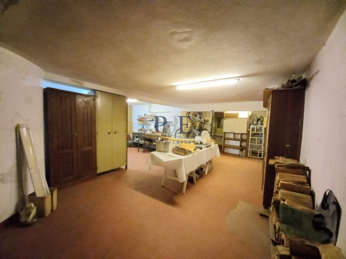 Vende casa de 4 dormitorios en Pinares, cerca del mar. Punta del Este.  - Imagen 14