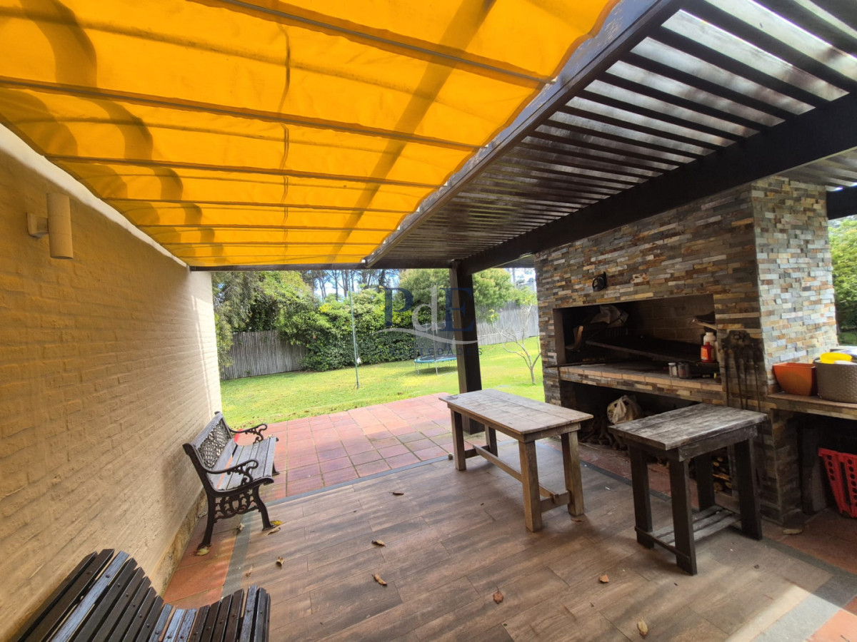 Casa de 4 dormitorios en Punta del Este con 2300 m2 de terreno - Imagen 17