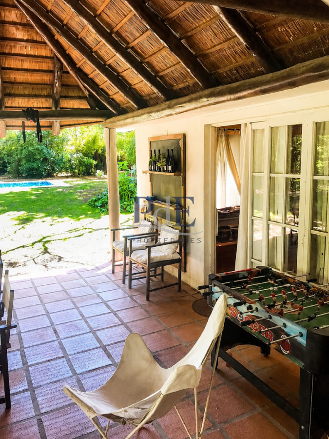 Chalet de 4 dormitorios, piscina y parrillero en venta, Zona tranquila. Punta del Este. - Imagen 18