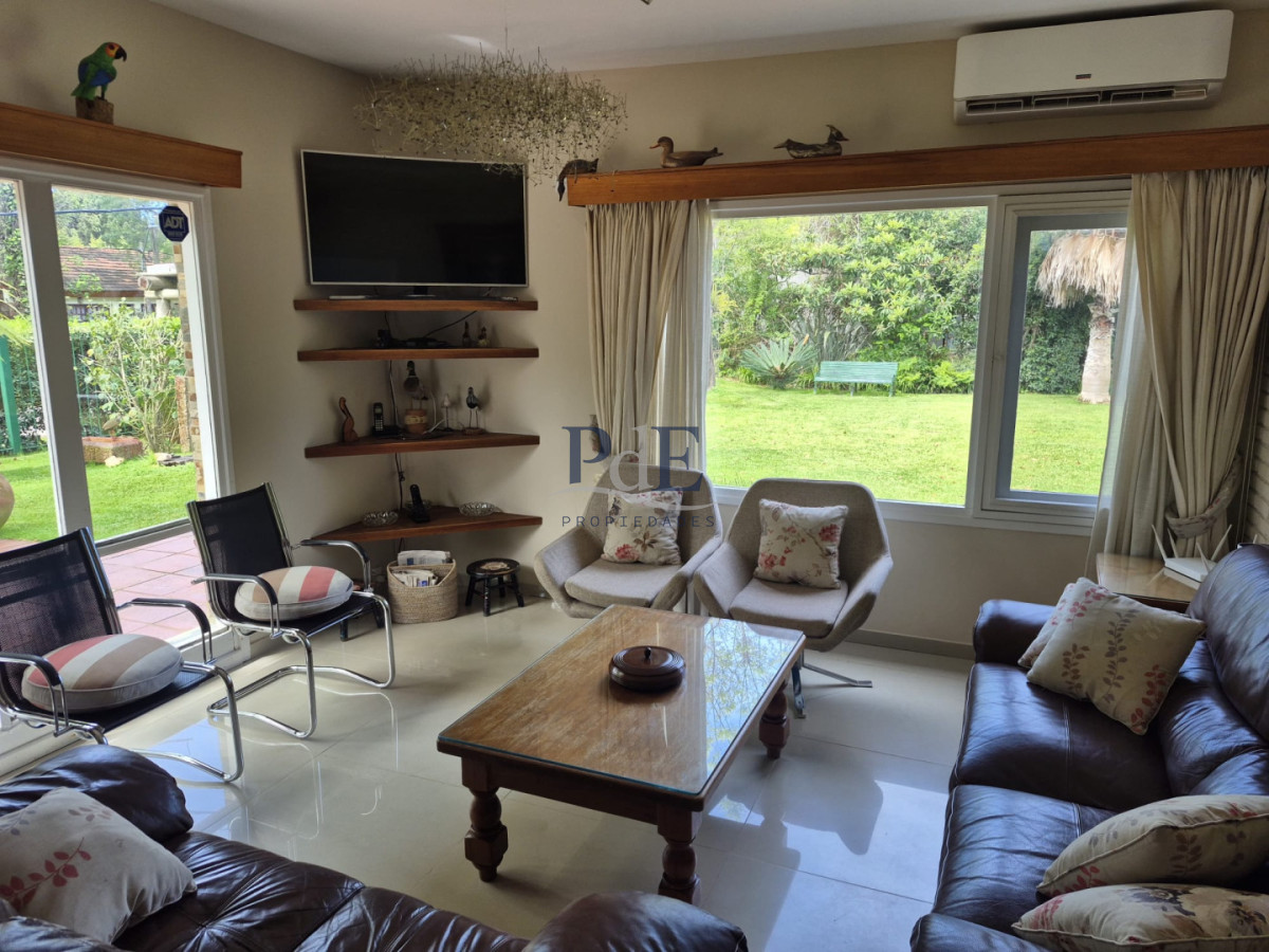 Casa de 4 dormitorios en Punta del Este con 2300 m2 de terreno - Imagen 22