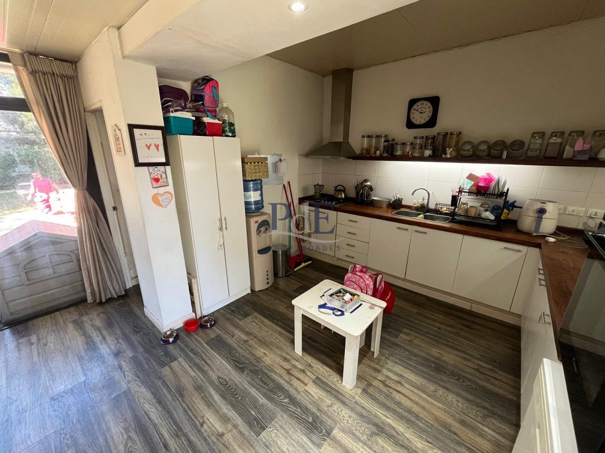 Pinares | Casa para Vivir Todo el Año a Dos Cuadras de la Laguna - Imagen 8
