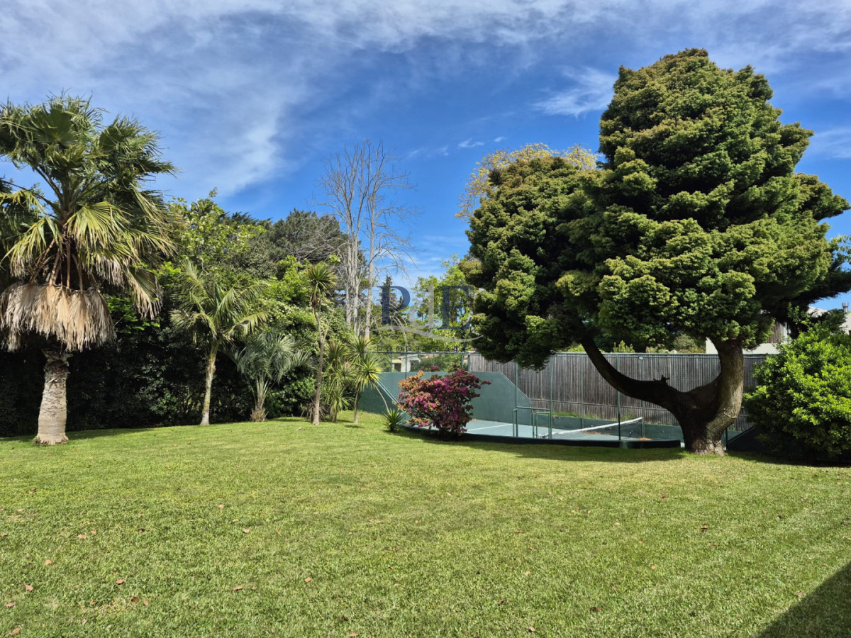 Casa de 4 dormitorios en Punta del Este con 2300 m2 de terreno - Imagen 9