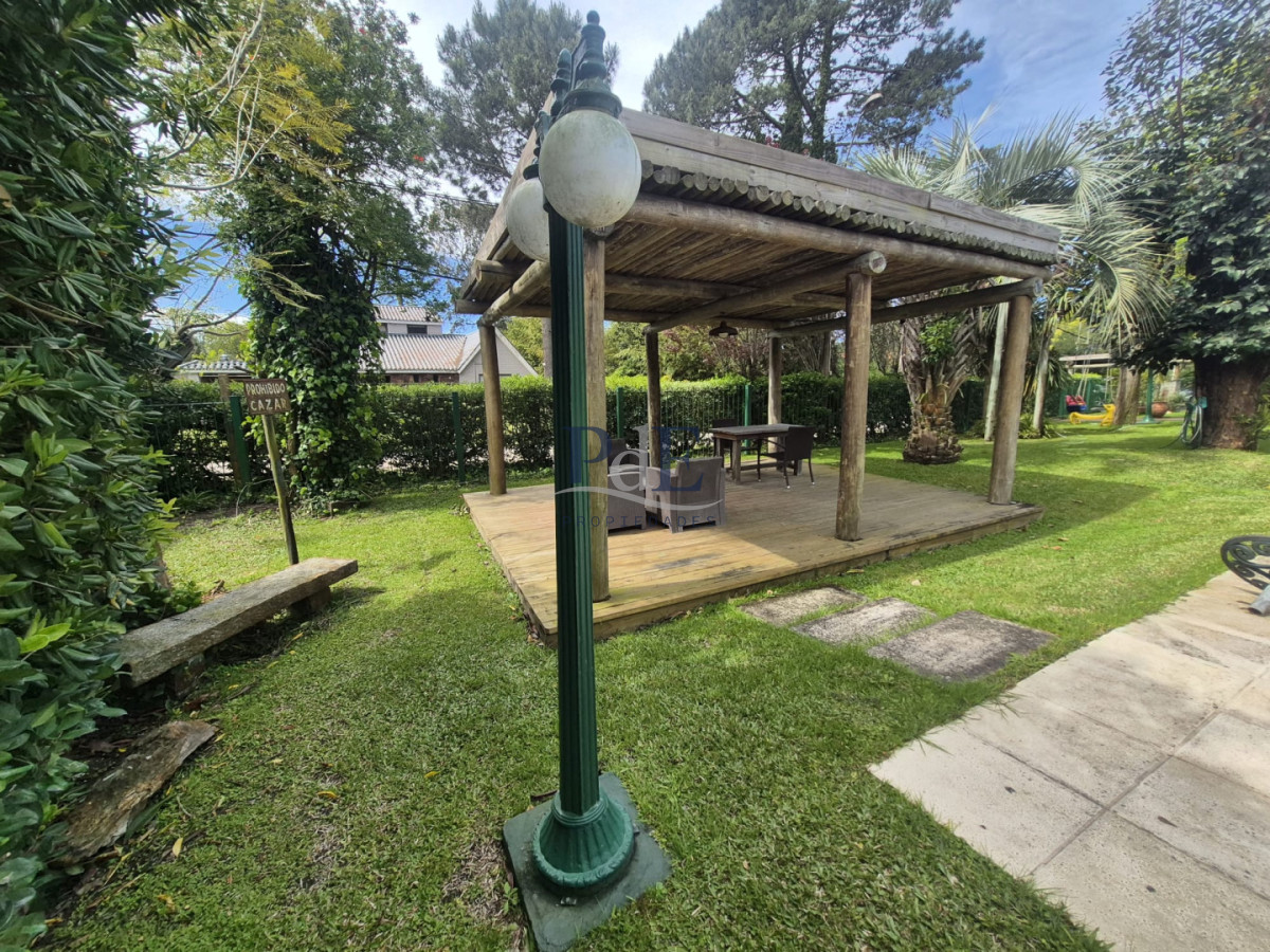Casa de 4 dormitorios en Punta del Este con 2300 m2 de terreno - Imagen 40